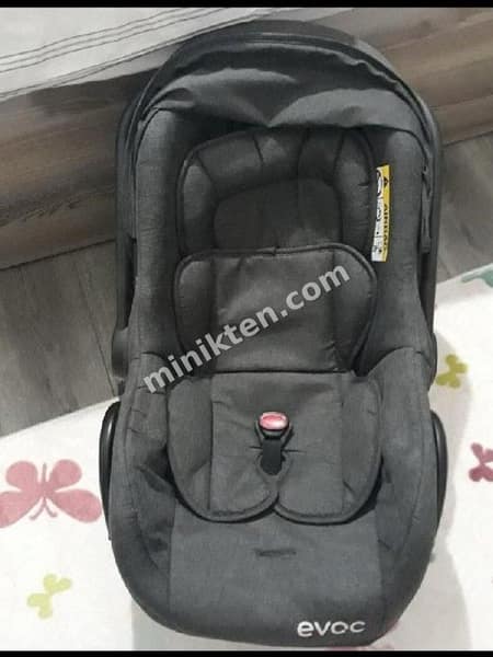 Huggy Bebek Arabası küçük 4