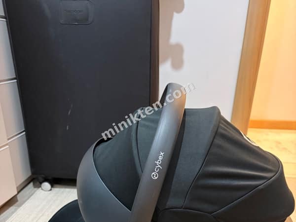 Cybex oto koltuğu ve puset  küçük 4